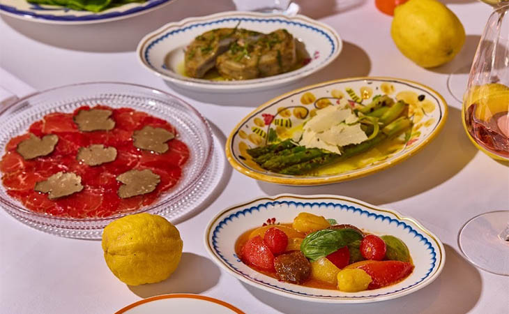 عيشوا أجواء "لا دولتشي فيتا" داخل هذا المطعم الإيطالي الفاخر في لندن!